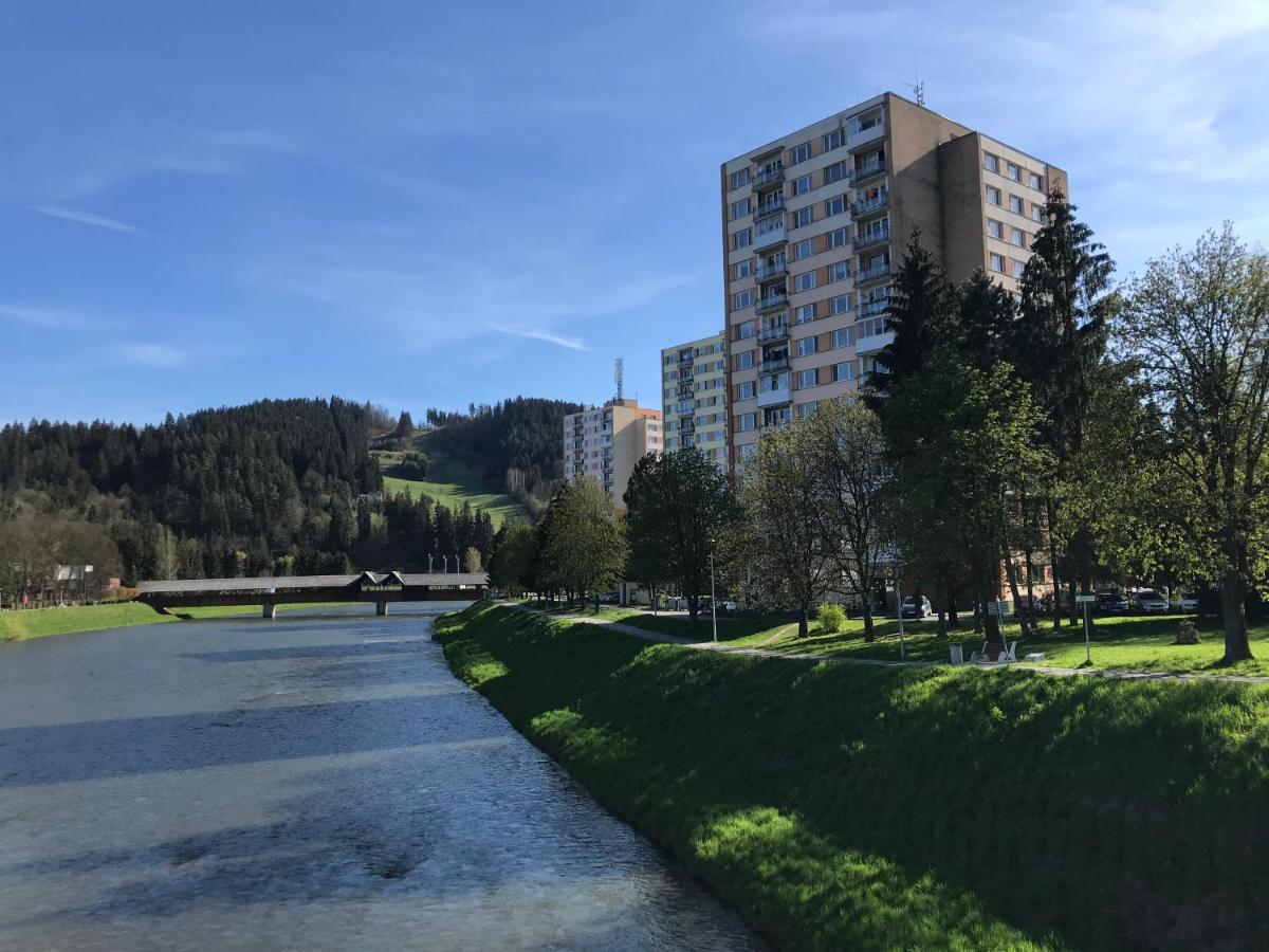 Sunny Appartment By The River Dolny Kubin Exteriör bild
